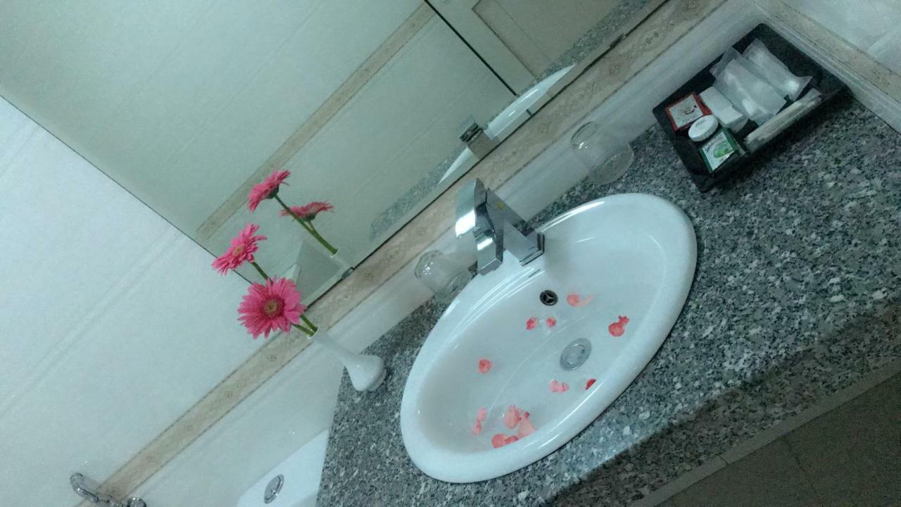 Paradis Hotel Ha Long Exterior foto